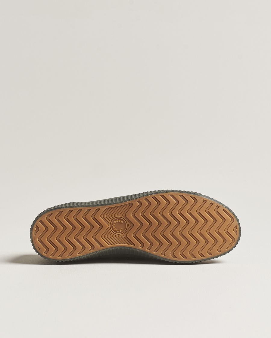 Homme | Fred Perry Hughes Canvas Sneaker Field Green | Fred Perry | Hughes Canvas Sneaker Field Green