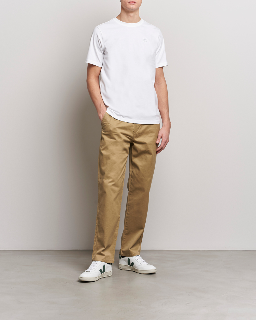 Homme | T-shirts | KnowledgeCotton Apparel | Loke Badge T-Shirt Bright White