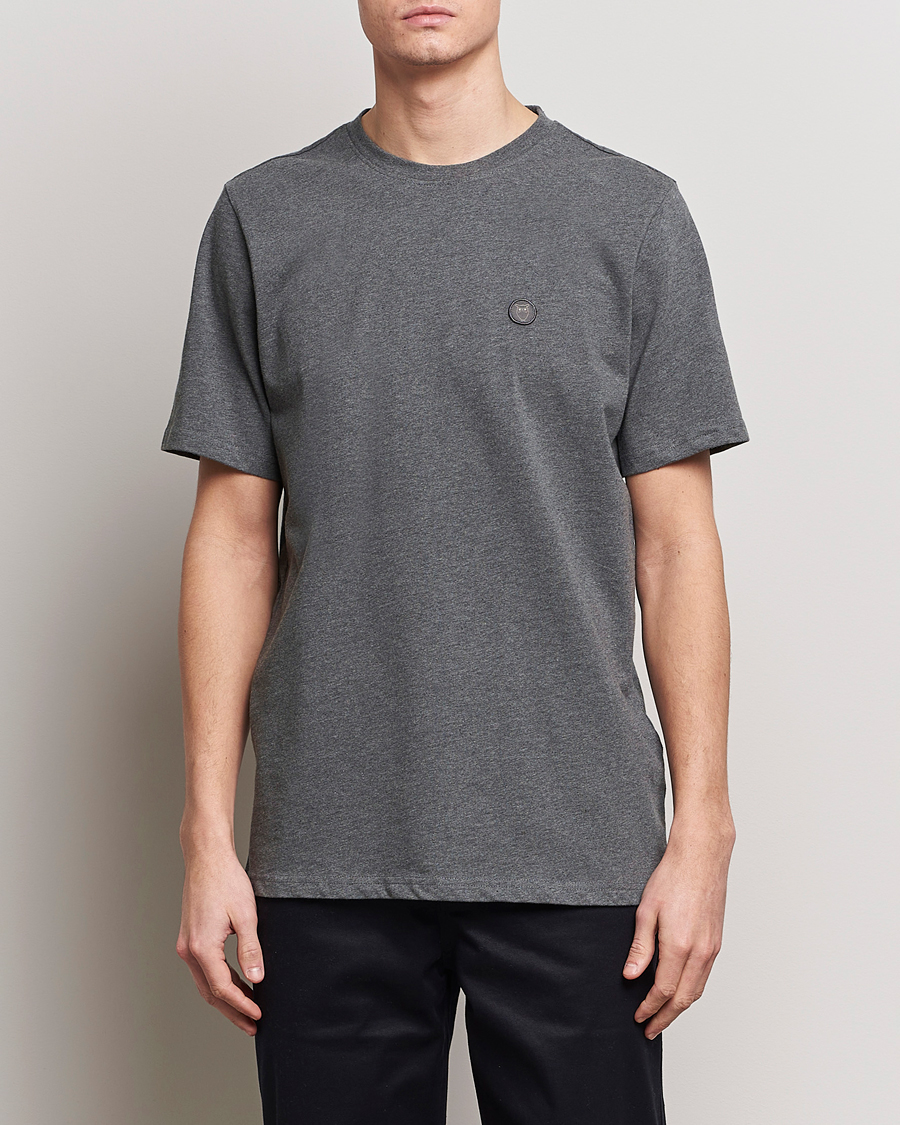 Homme | Vêtements | KnowledgeCotton Apparel | Loke Badge T-Shirt Dark Grey Melange