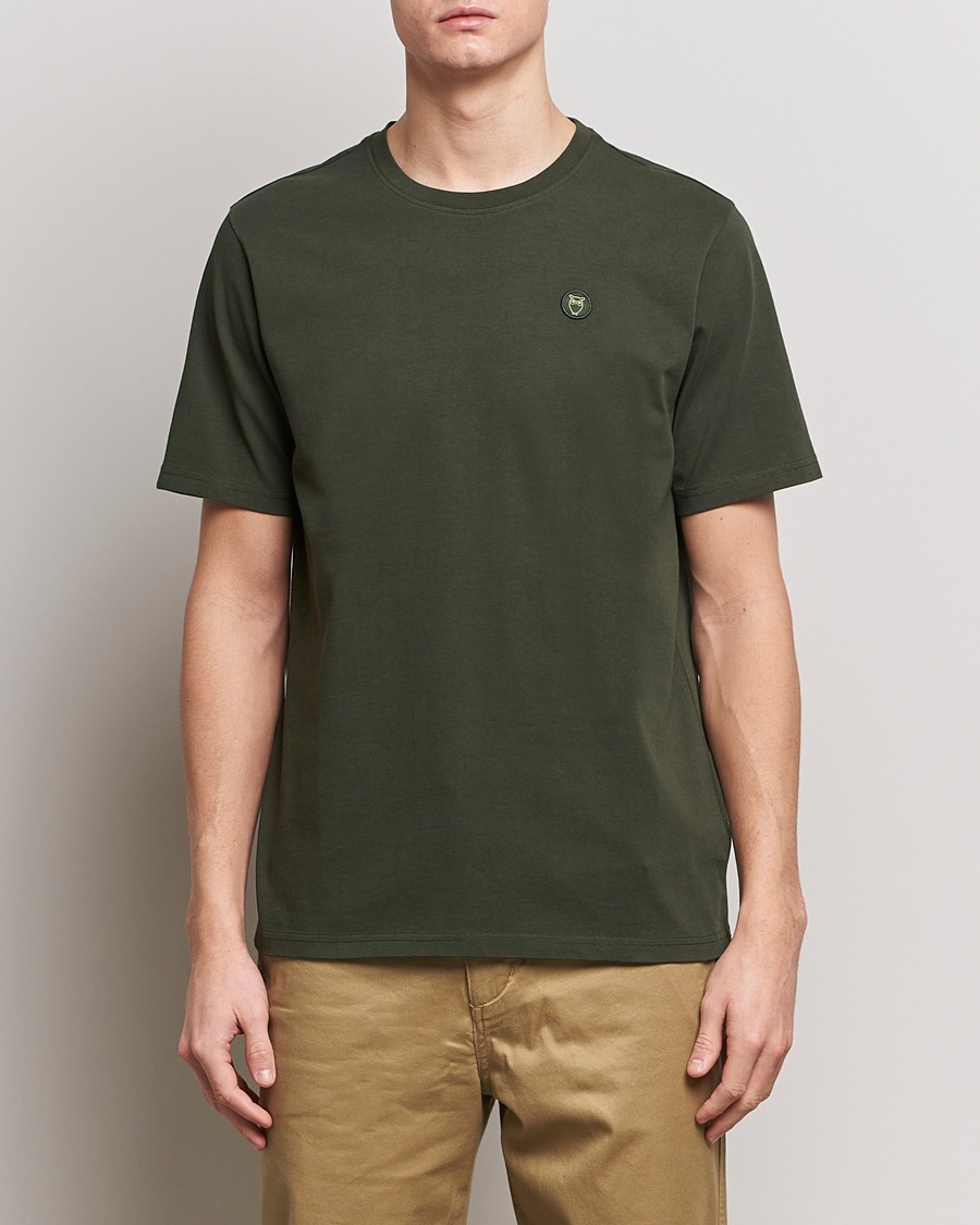 Homme |  | KnowledgeCotton Apparel | Loke Badge T-Shirt Forest Night