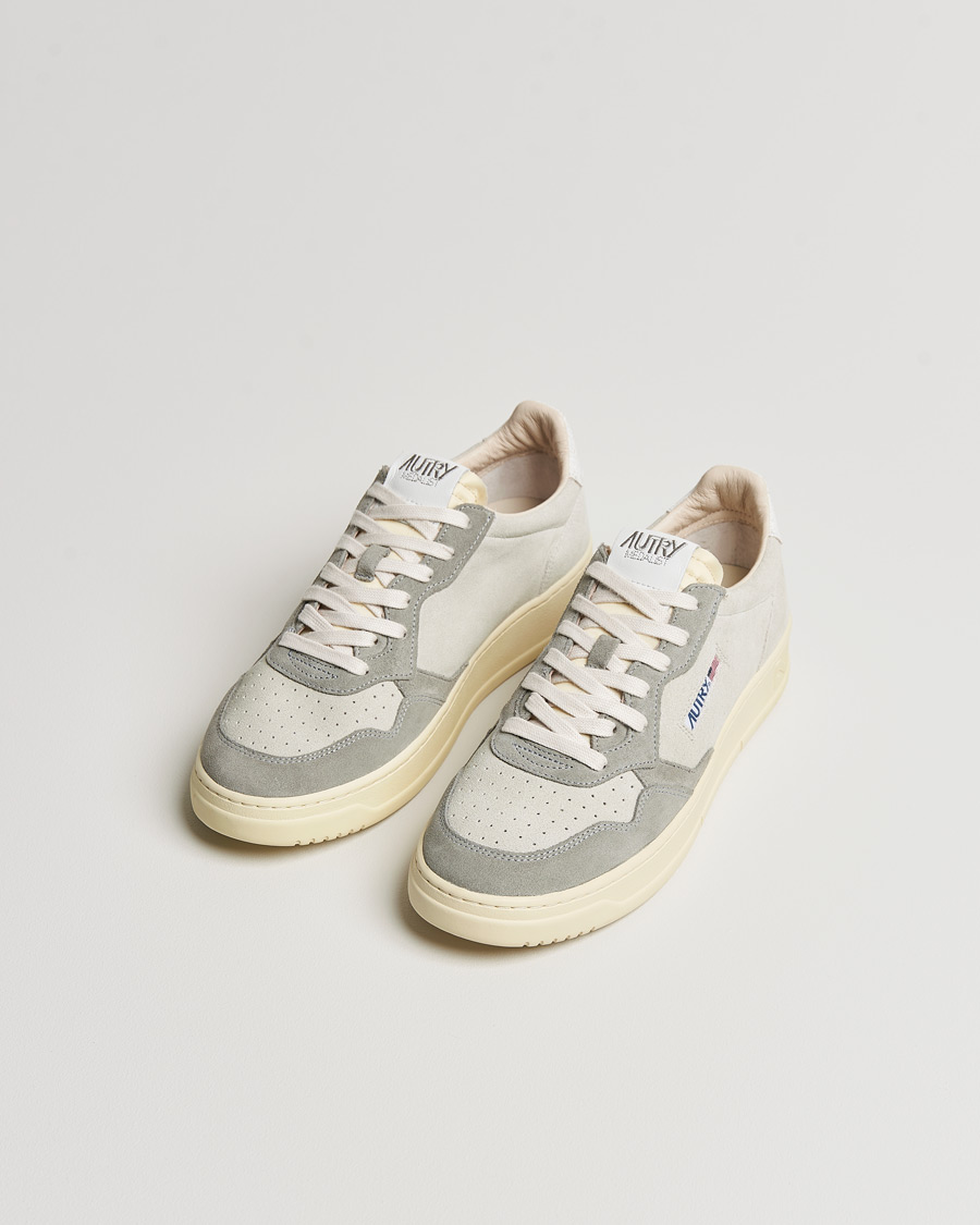 Homme | Autry Medalist Low Suede Sneaker Grey/Cream | Autry | Medalist Low Suede Sneaker Grey/Cream