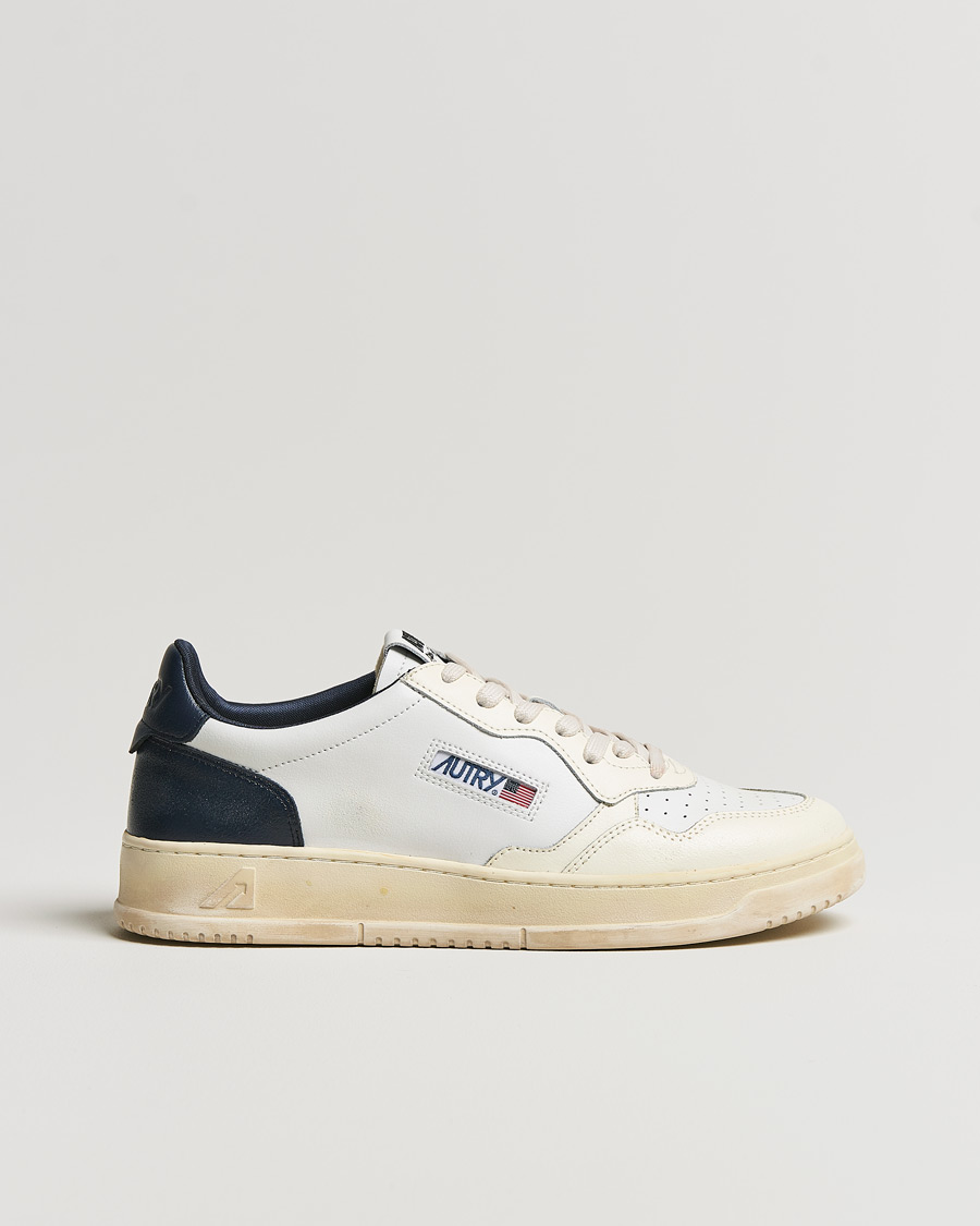 Homme | Autry Super Vintage Low Leather Sneaker White/Navy | Autry | Super Vintage Low Leather Sneaker White/Navy