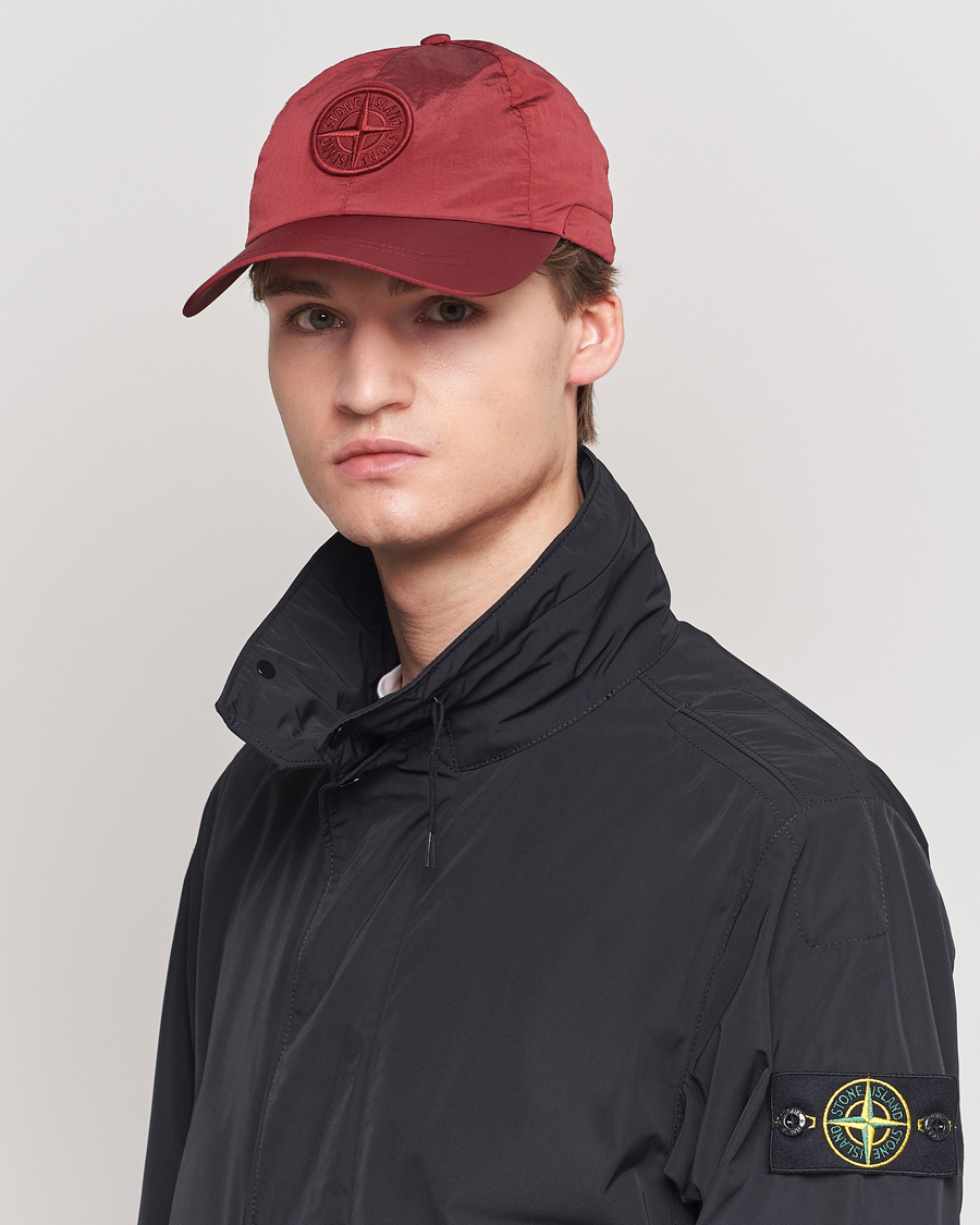 Homme | Stone Island Nylon Metal Cap Red | Stone Island | Nylon Metal Cap Red