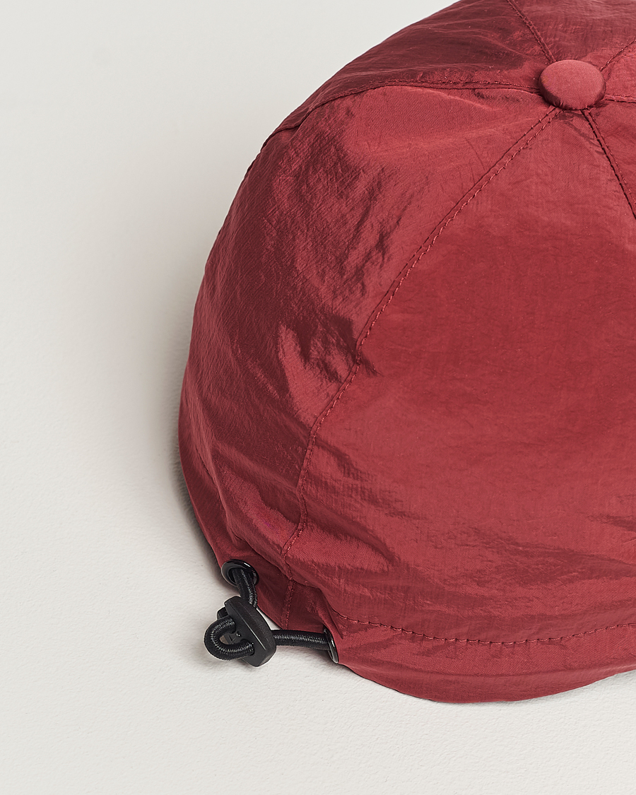 Homme | Stone Island Nylon Metal Cap Red | Stone Island | Nylon Metal Cap Red