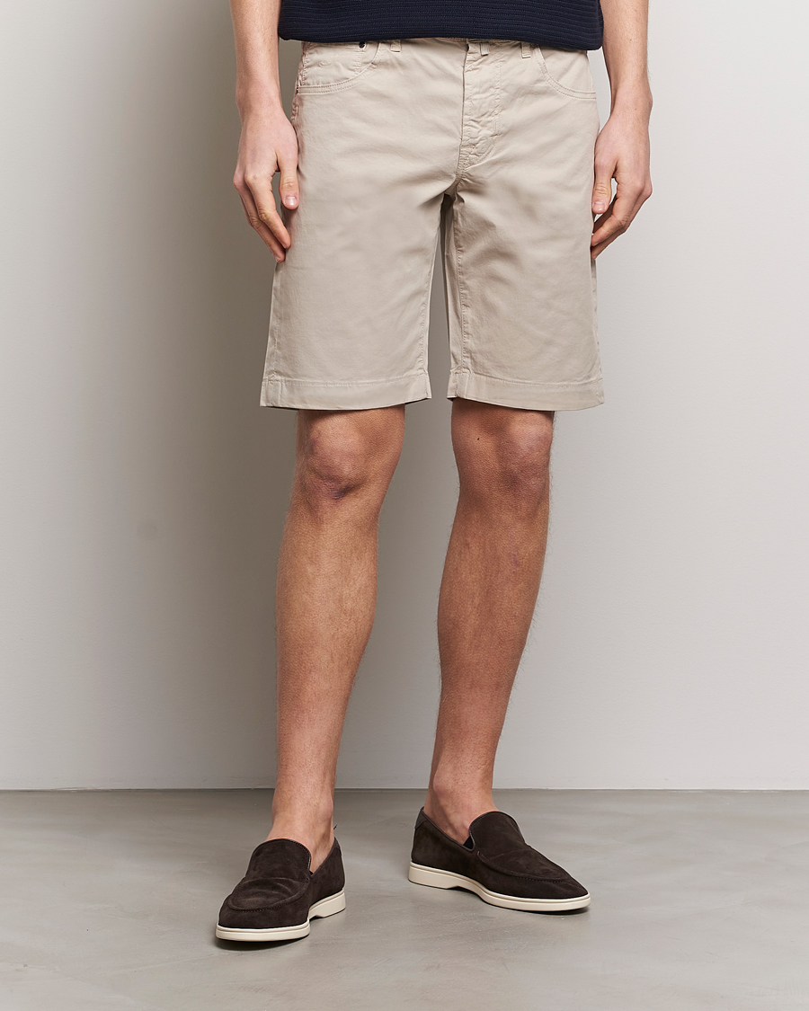 Homme | Shorts | Jacob Cohën | Nicolas Cotton Gabardine Shorts Beige
