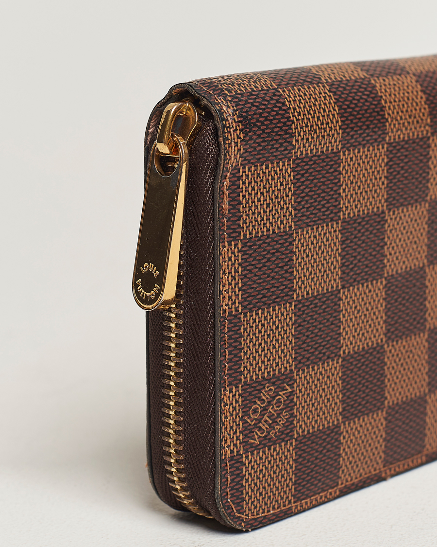 Homme | Louis Vuitton Pre-Owned Zippy Wallet Damier Ebene | Louis Vuitton Pre-Owned | Zippy Wallet Damier Ebene