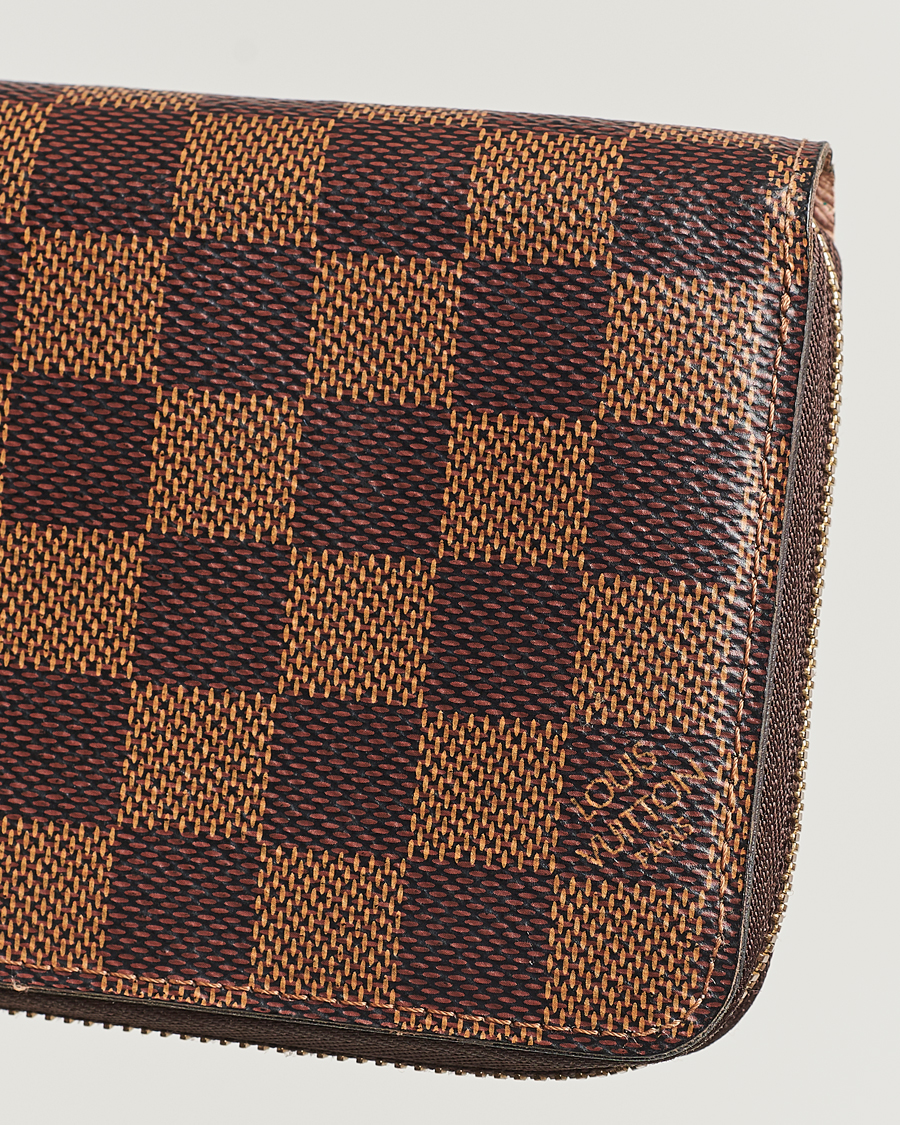 Homme | Louis Vuitton Pre-Owned Zippy Wallet Damier Ebene | Louis Vuitton Pre-Owned | Zippy Wallet Damier Ebene
