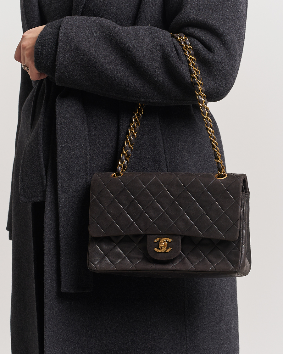 Homme | Chanel Pre-Owned Classic Medium Flap Bag Calf Leather Black  | Chanel Pre-Owned | Classic Medium Flap Bag Calf Leather Black 