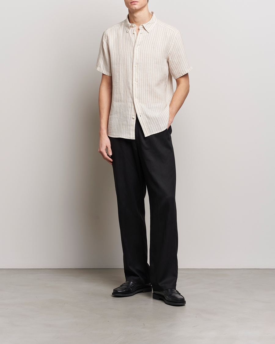 Homme | Chemises | LES DEUX | Kris Linen Striped Short Sleeve Shirt Sand/Ivory