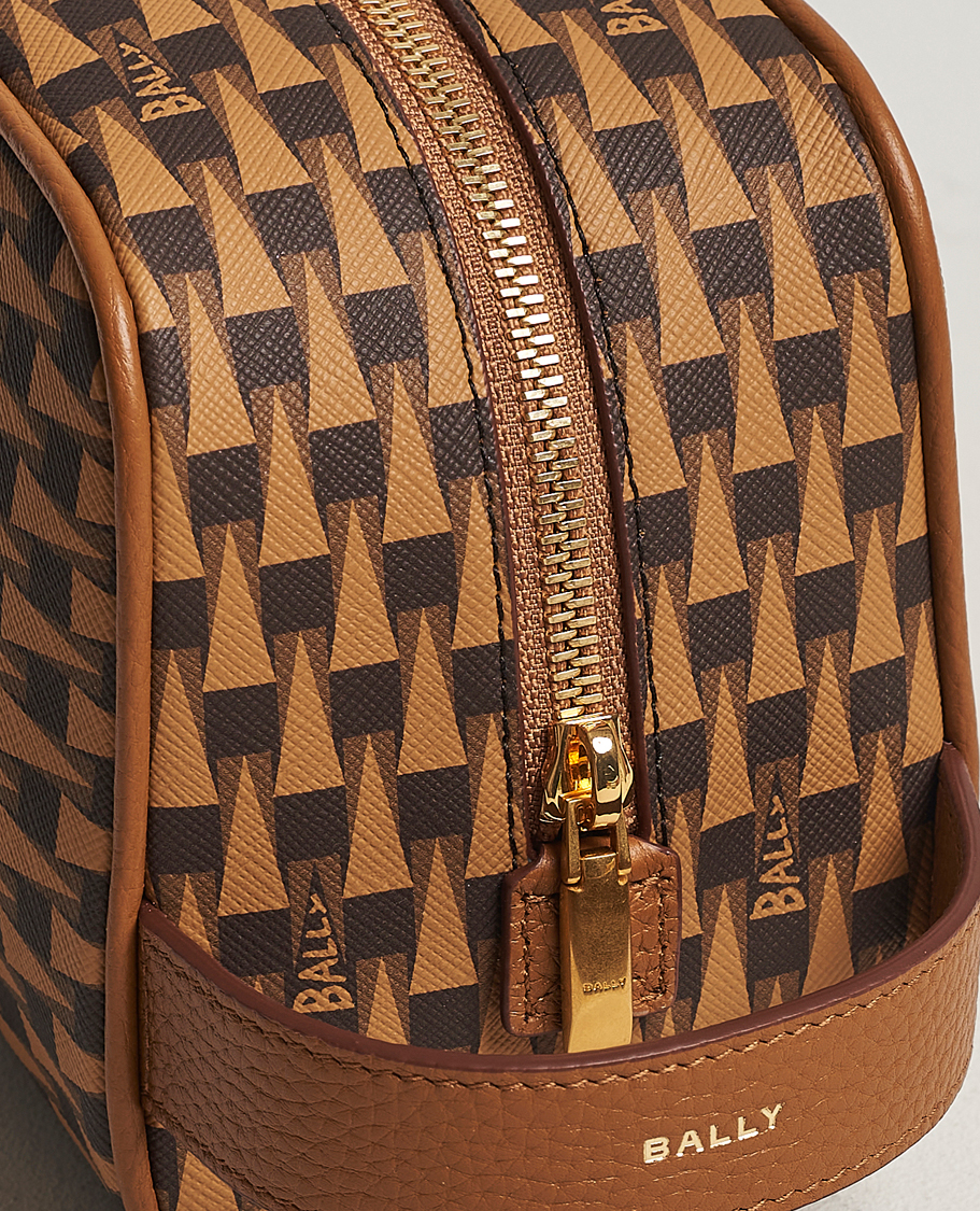 Homme | Bally Pennant Monogram Leather Washbag Brown | Bally | Pennant Monogram Leather Washbag Brown