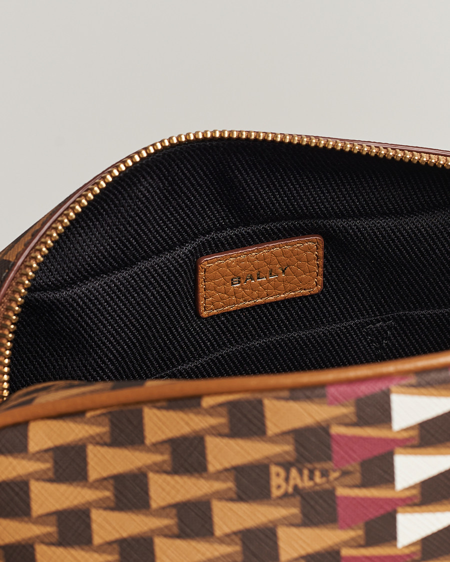 Homme | Bally Pennant Monogram Leather Washbag Brown | Bally | Pennant Monogram Leather Washbag Brown