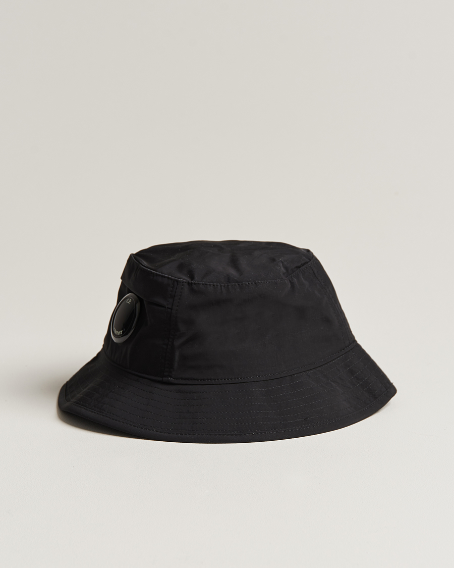 Homme | C.P. Company Chrome R Bucket Hat Black | C.P. Company | Chrome R Bucket Hat Black
