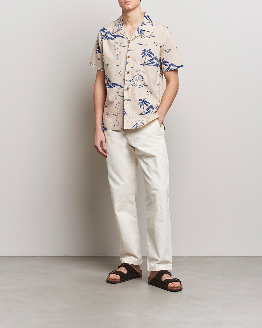 Homme | Chemises | Nudie Jeans | Arvid Printed Waves Hawaii Short Sleeve Shirt Ecru