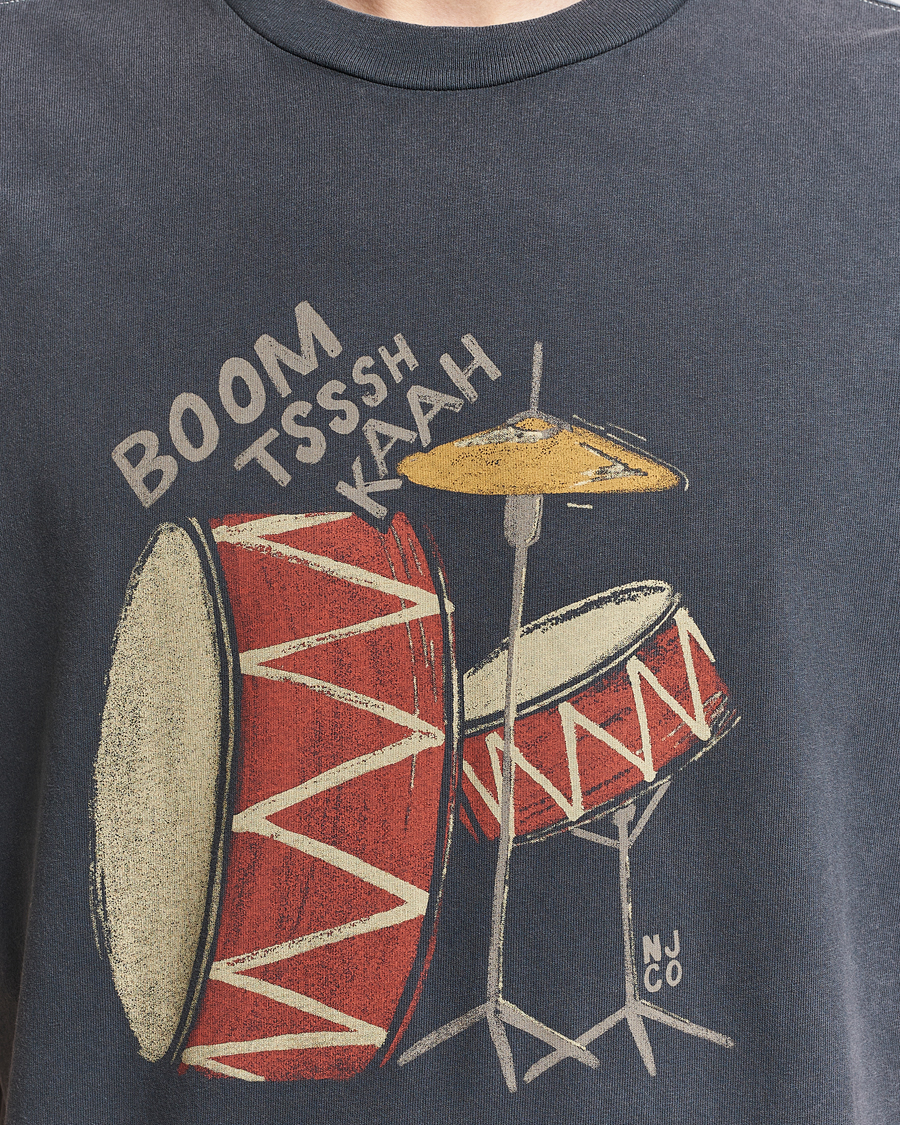 Homme | T-shirts | Nudie Jeans | Koffe Printed Crew Neck T-Shirt Antracite