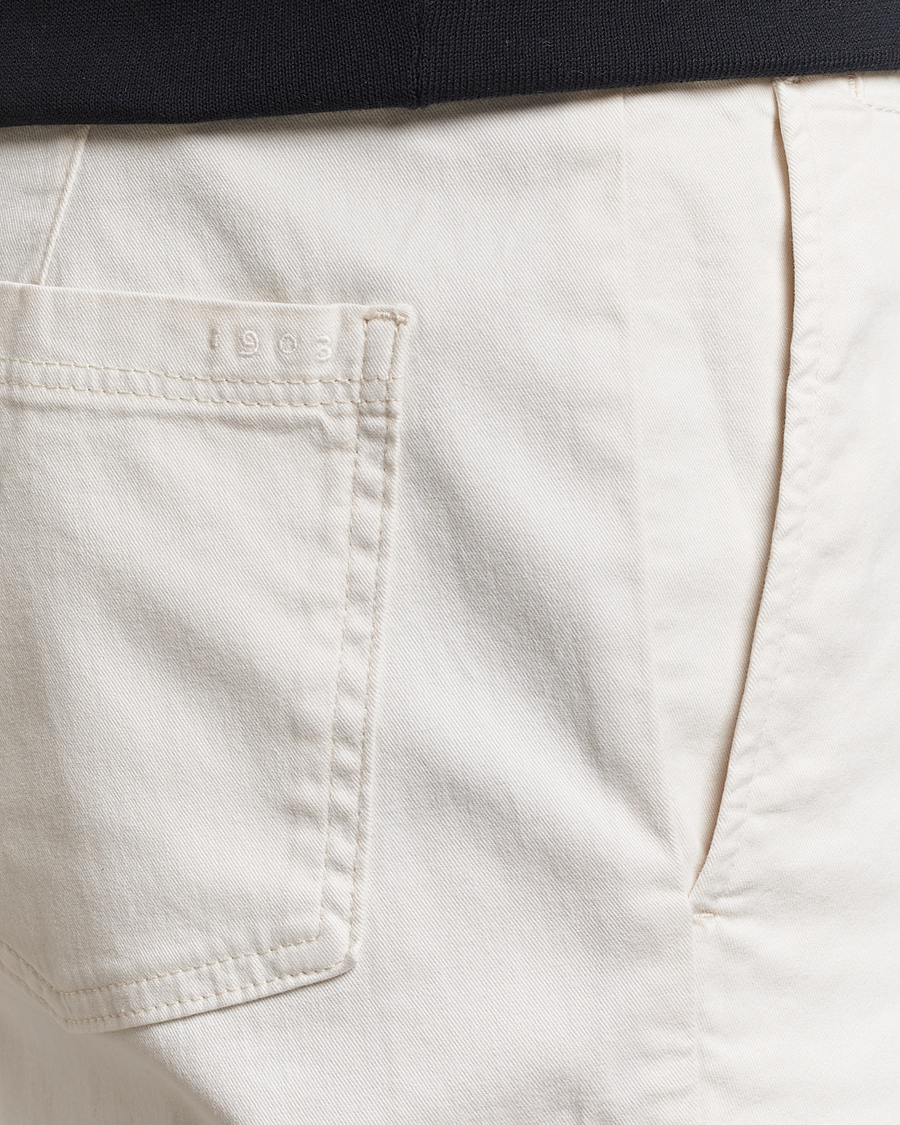 Homme | Shorts | Tiger of Sweden | Caid Cotton Chino Shorts Summer Snow