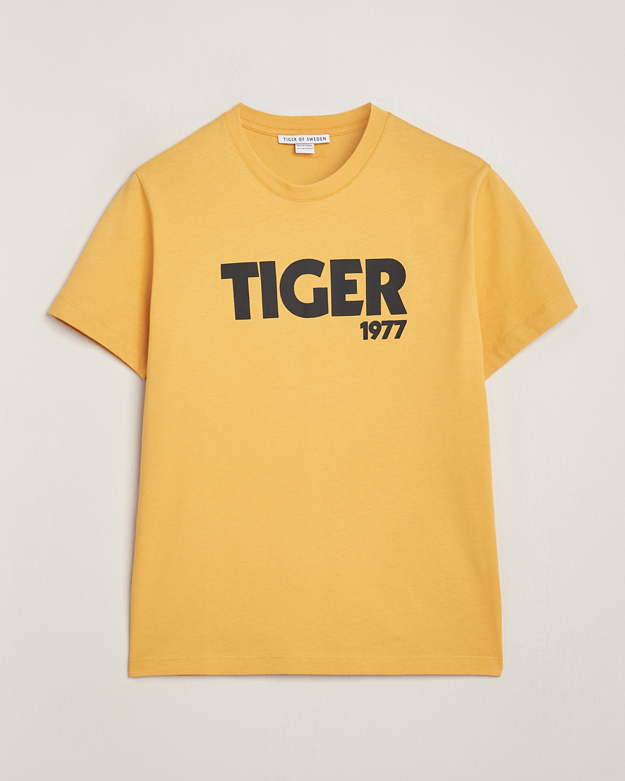 Homme | T-shirts | Tiger of Sweden | Dillan Crew Neck T-Shirt Yellow