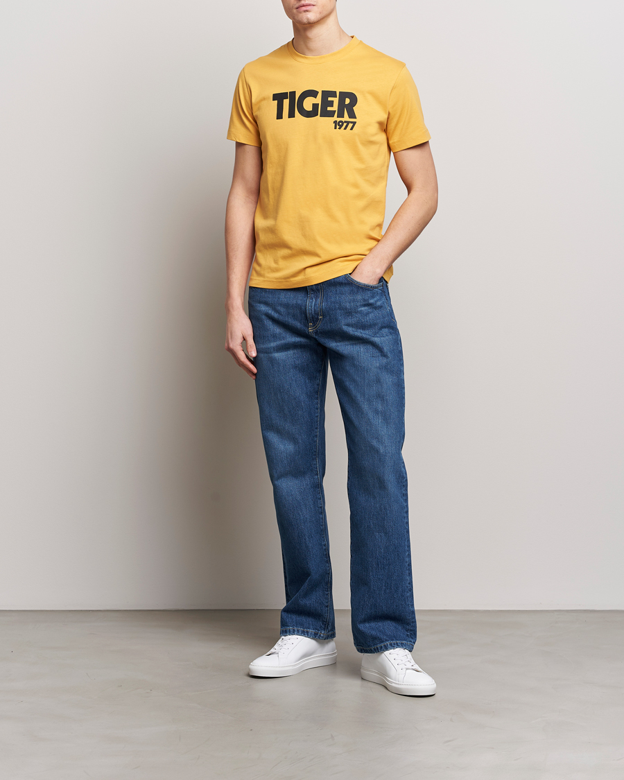 Homme | T-shirts | Tiger of Sweden | Dillan Crew Neck T-Shirt Yellow