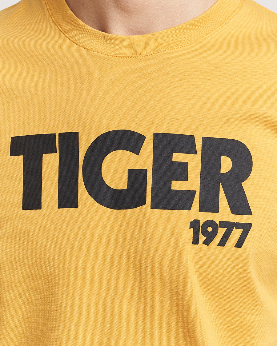 Homme | T-shirts | Tiger of Sweden | Dillan Crew Neck T-Shirt Yellow