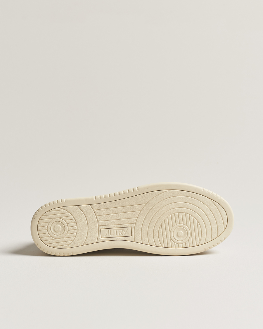 Homme | Autry Medalist Low Leather Sneaker White/Red | Autry | Medalist Low Leather Sneaker White/Red