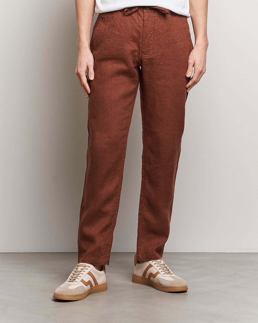 Homme | Pantalons | GANT | Relaxed Linen Drawstring Pants Cognac Brown