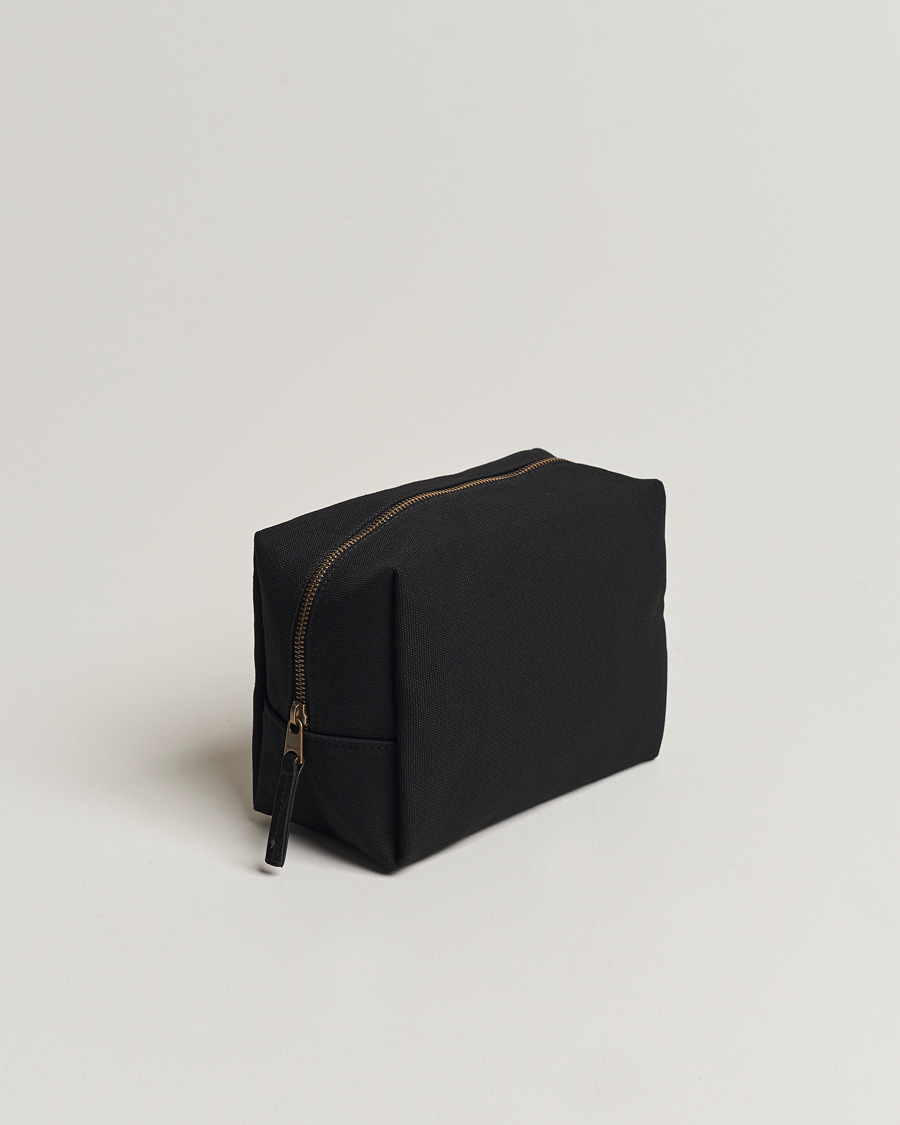 Homme | GANT Tonal Shield Wash Bag Ebony Black | GANT | Tonal Shield Wash Bag Ebony Black