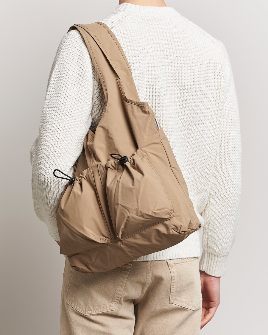 Homme | Tote bags | mazi untitled | Nylon Bore Bag Beige