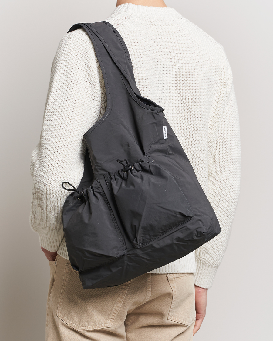 Homme | Nouvelles Marques | mazi untitled | Nylon Bore Bag Grey