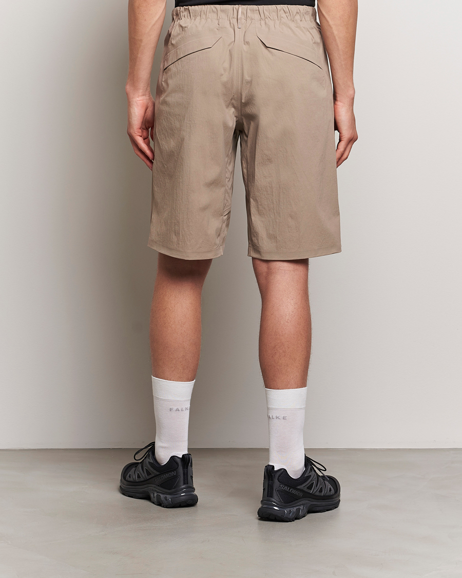 Homme | Shorts | Arc'teryx Veilance | Spere Lightweight Water Repellent Shorts Soil