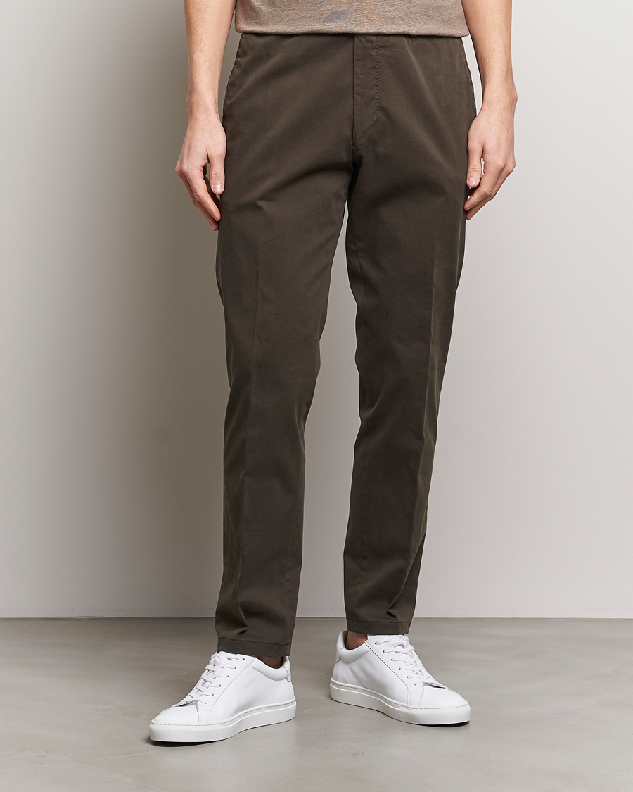 Homme |  | Oscar Jacobson | Denz Casual Cotton Trousers Olive