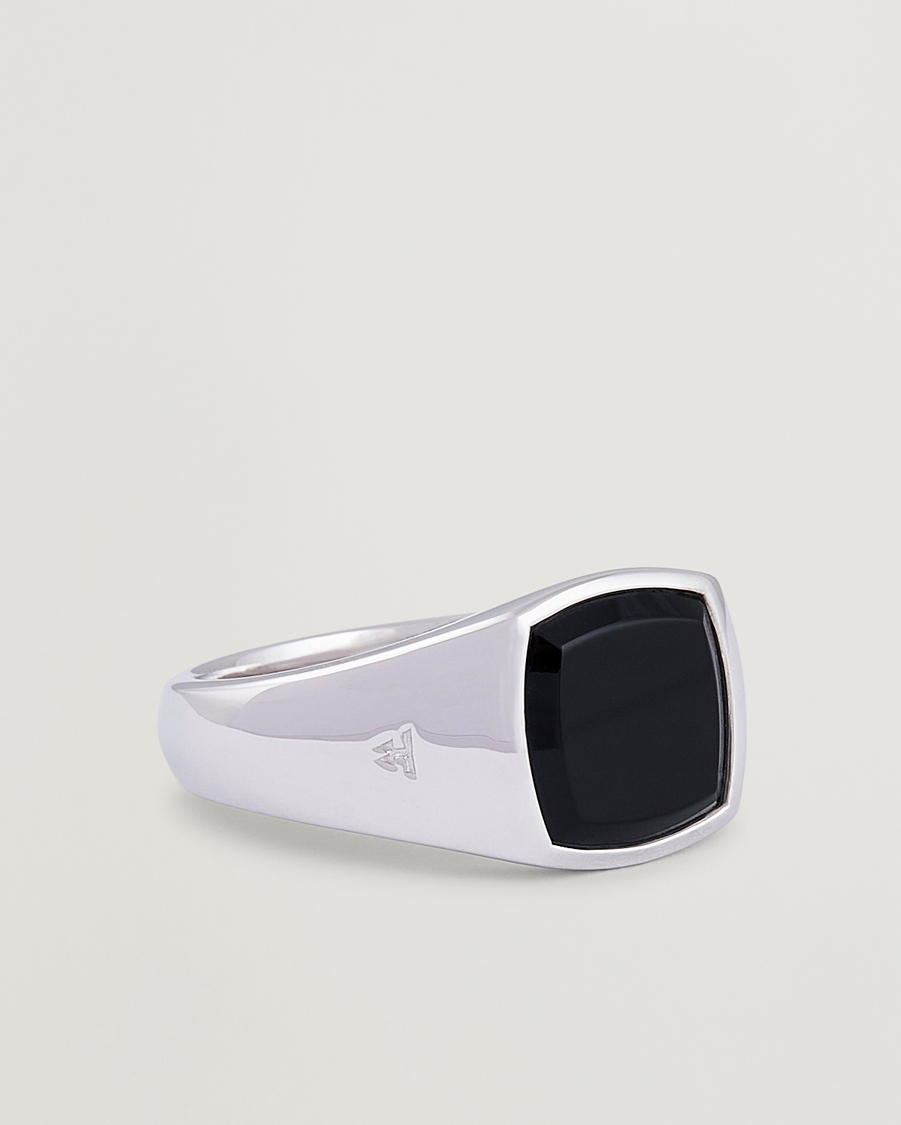 Tom Wood Kay Ring Polished Onyx - Acheter Tom Wood CareOfCarl.fr.