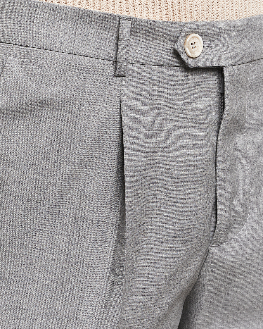 Homme | Pantalons | Brunello Cucinelli | Pleated Wool Trousers Light Grey