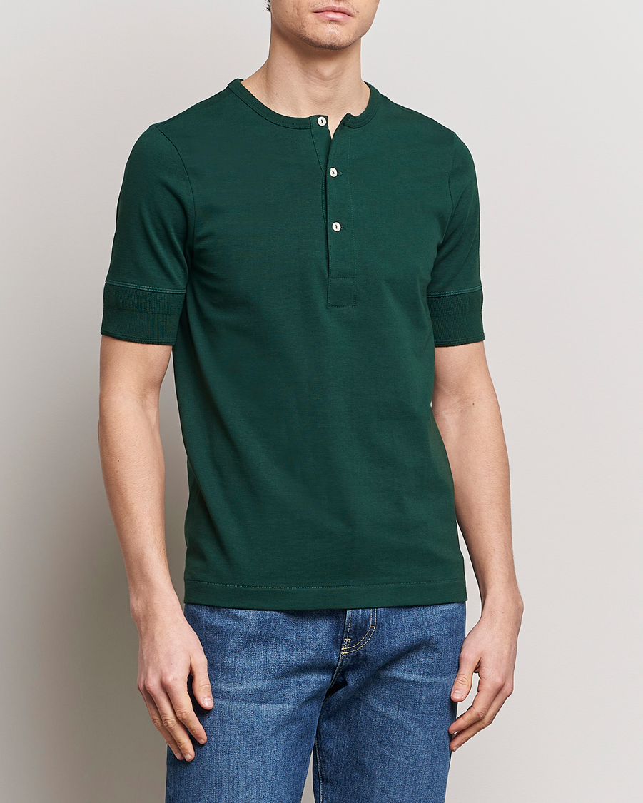 Homme | T-shirts | Merz b. Schwanen | Short Sleeve Organic Cotton Henley Classic Green
