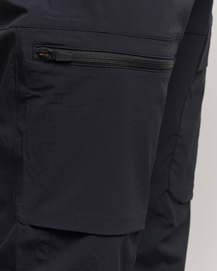 Homme | Pantalons | Peak Performance | Light Cargo Pants Black