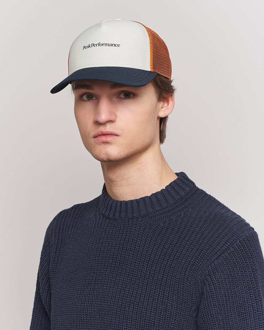 Homme | Peak Performance Trucker Cap Salute Blue/White | Peak Performance | Trucker Cap Salute Blue/White