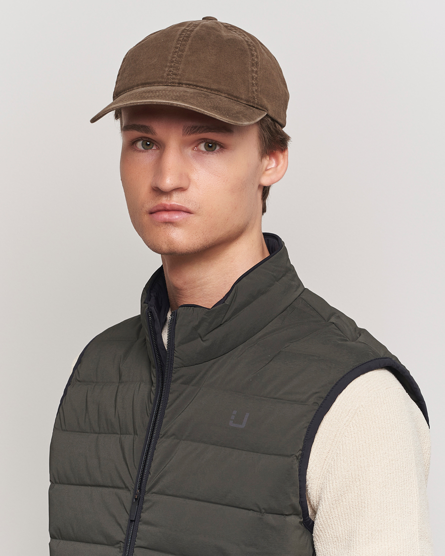Homme | Varsity Headwear Washed Cotton Baseball Cap Dark Beige | Varsity Headwear | Washed Cotton Baseball Cap Dark Beige