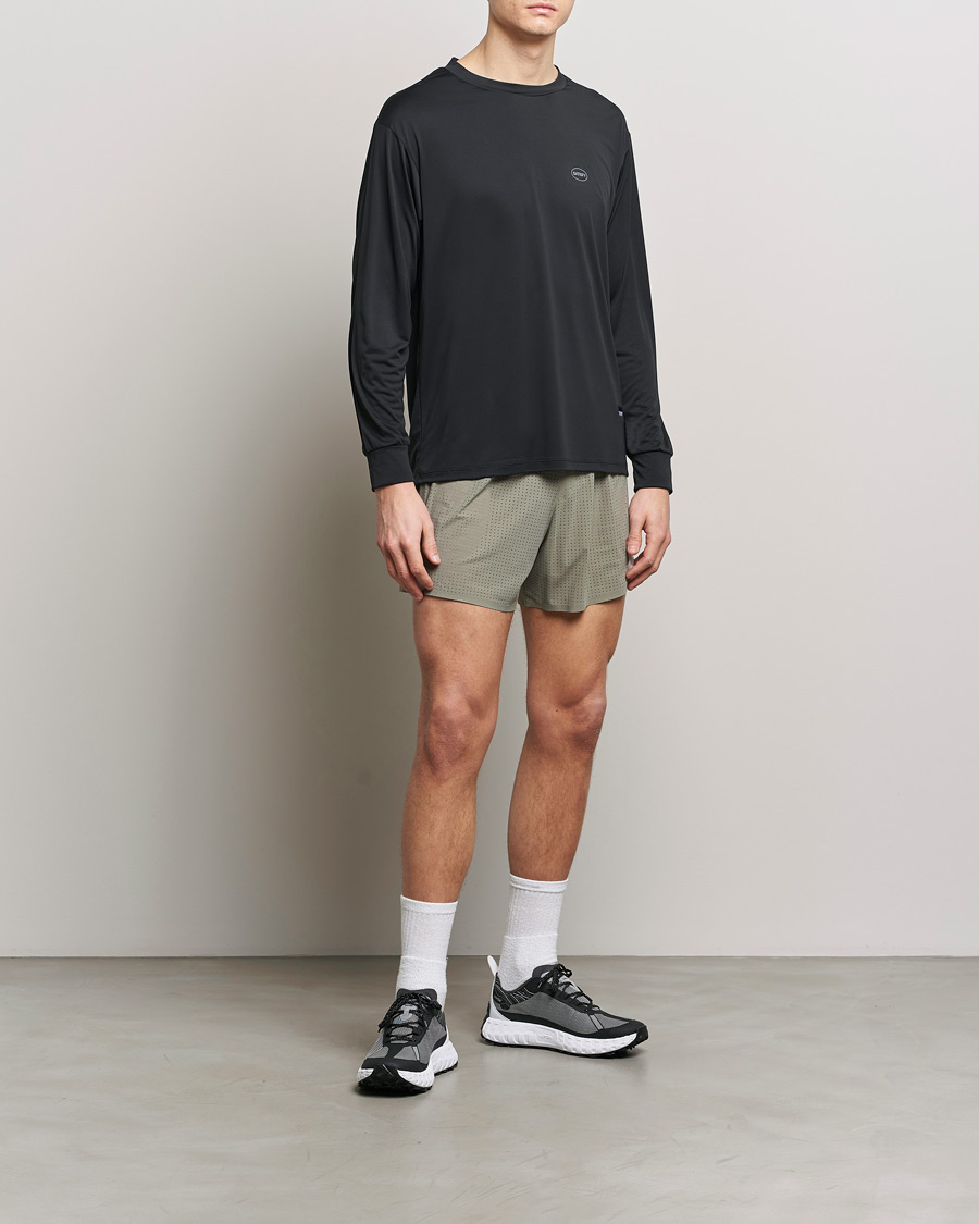 Homme | T-shirts | Satisfy | AuraLite Long Sleeve T-Shirt Black