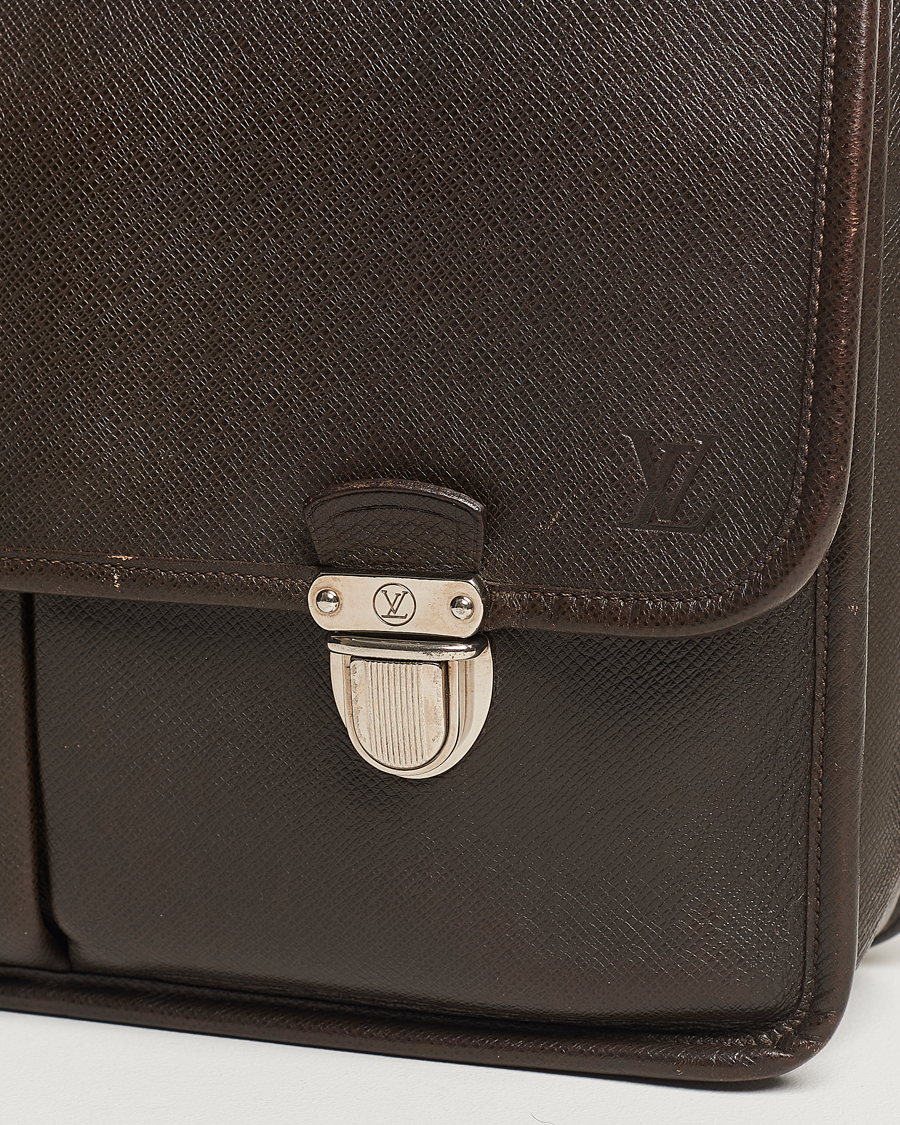 Homme | Louis Vuitton Pre-Owned Alexei Leather Messenger Bag Leather Brown | Louis Vuitton Pre-Owned | Alexei Leather Messenger Bag Leather Brown