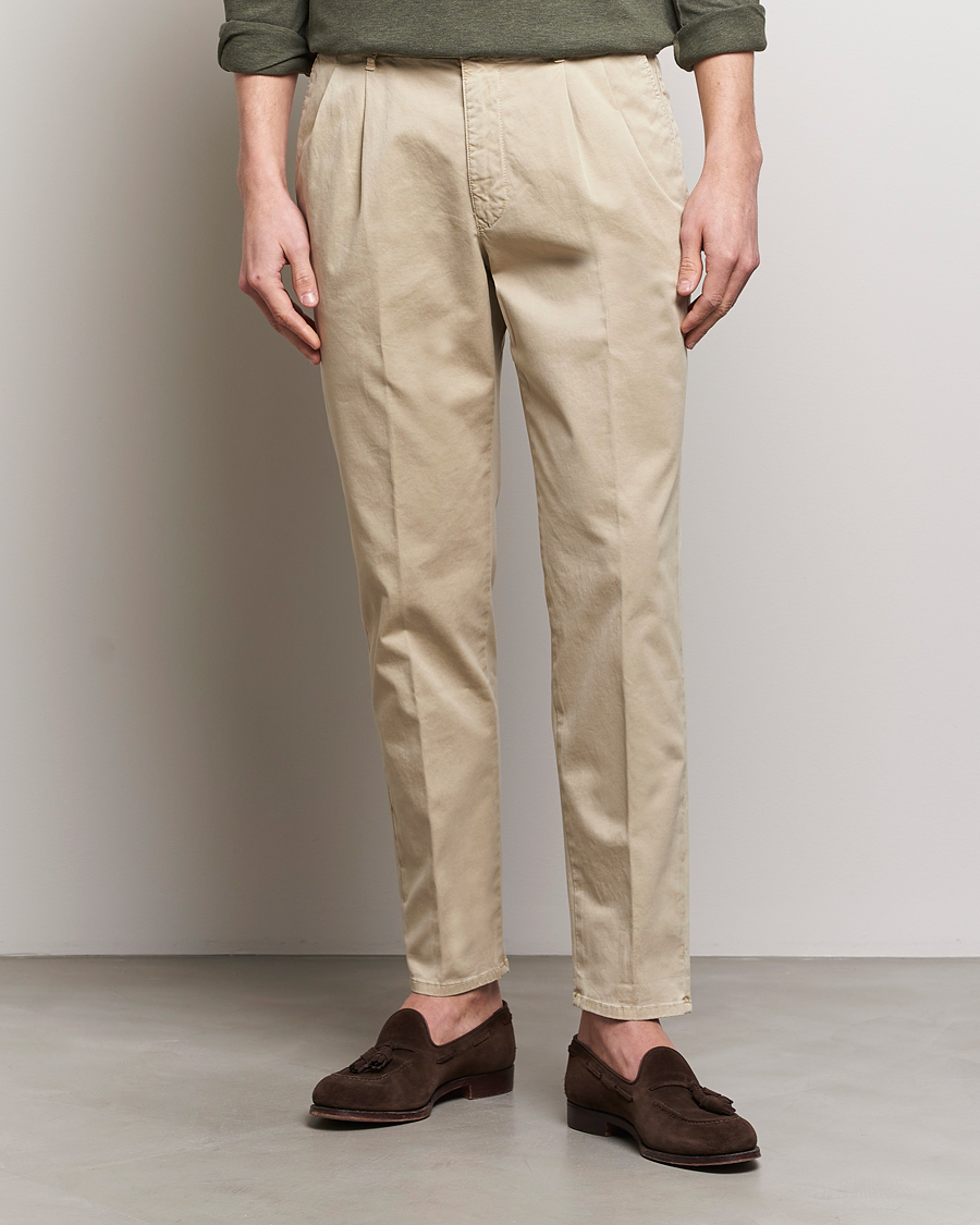 Homme | Sections | Incotex | Tapered Fit Pleated Slacks Light Beige