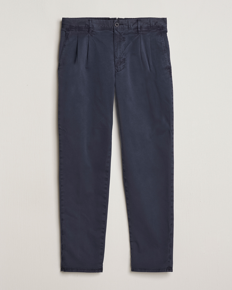 Homme | Pantalons | Incotex | Tapered Fit Pleated Slacks Navy