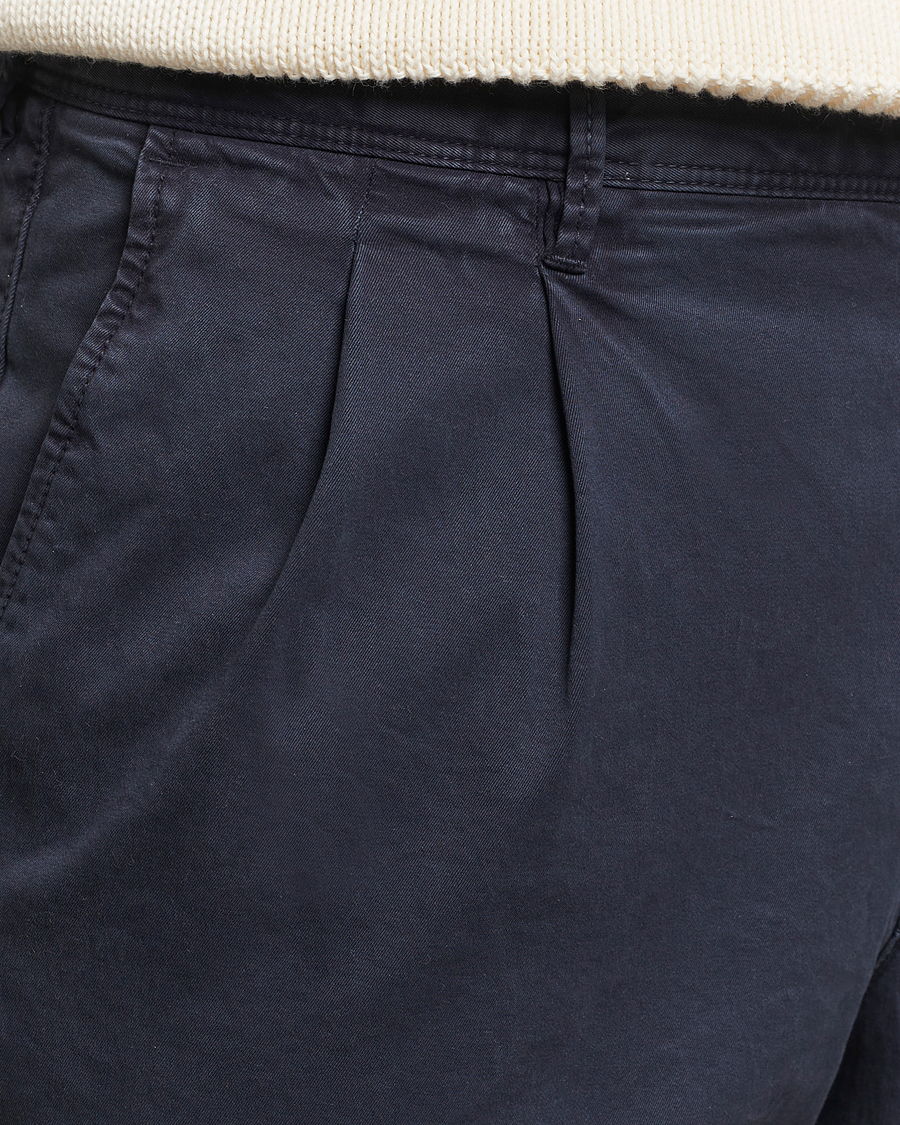 Homme | Pantalons | Incotex | Tapered Fit Pleated Slacks Navy