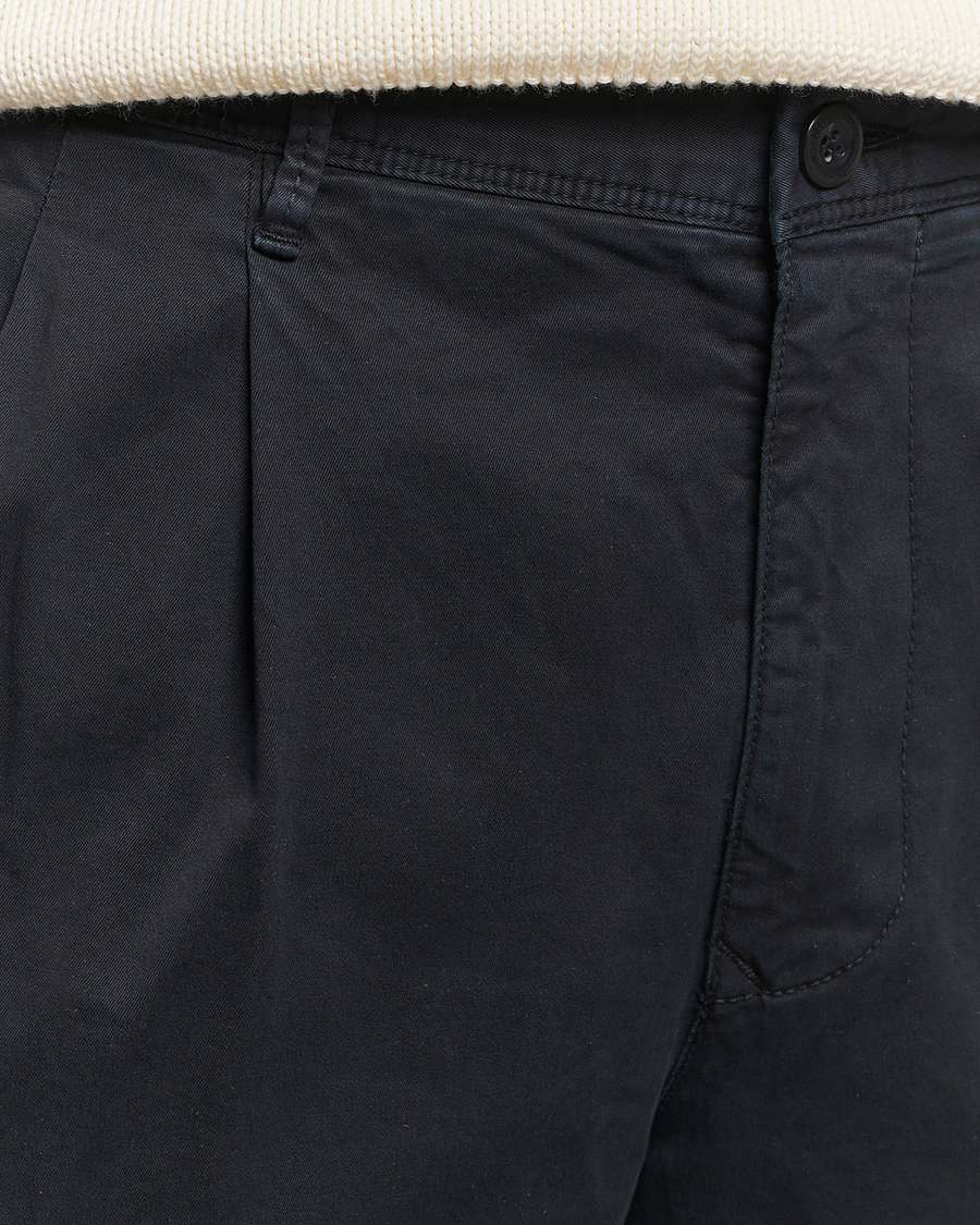 Homme | Pantalons | Incotex | Tapered Fit Pleated Slacks Black