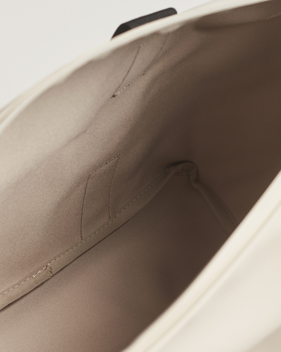 Homme | RAINS Hilo Small Weekendbag Dune | RAINS | Hilo Small Weekendbag Dune