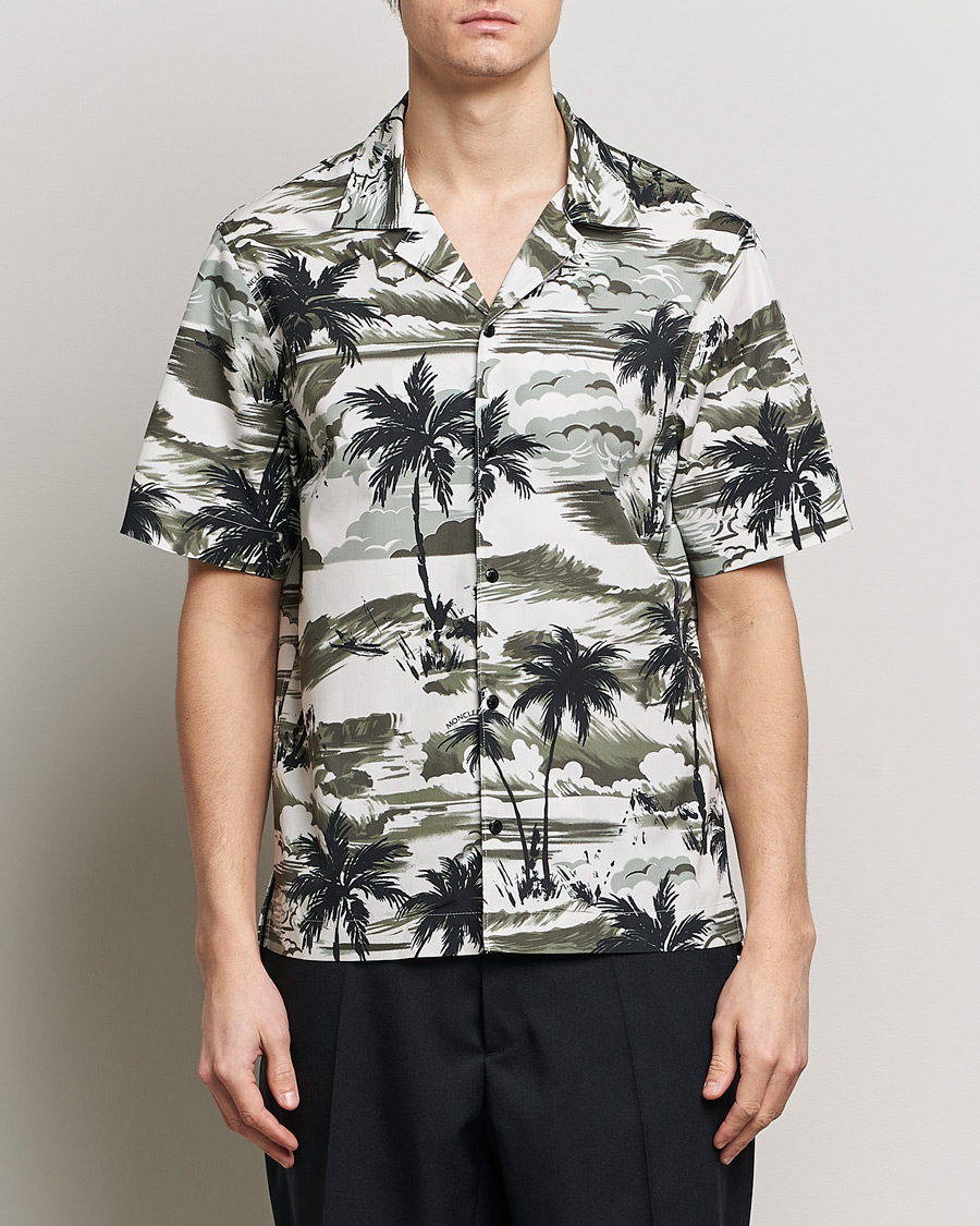 Homme | Chemises À Manches Courtes | Moncler | Palm Printed Camp Shirt White/Olive