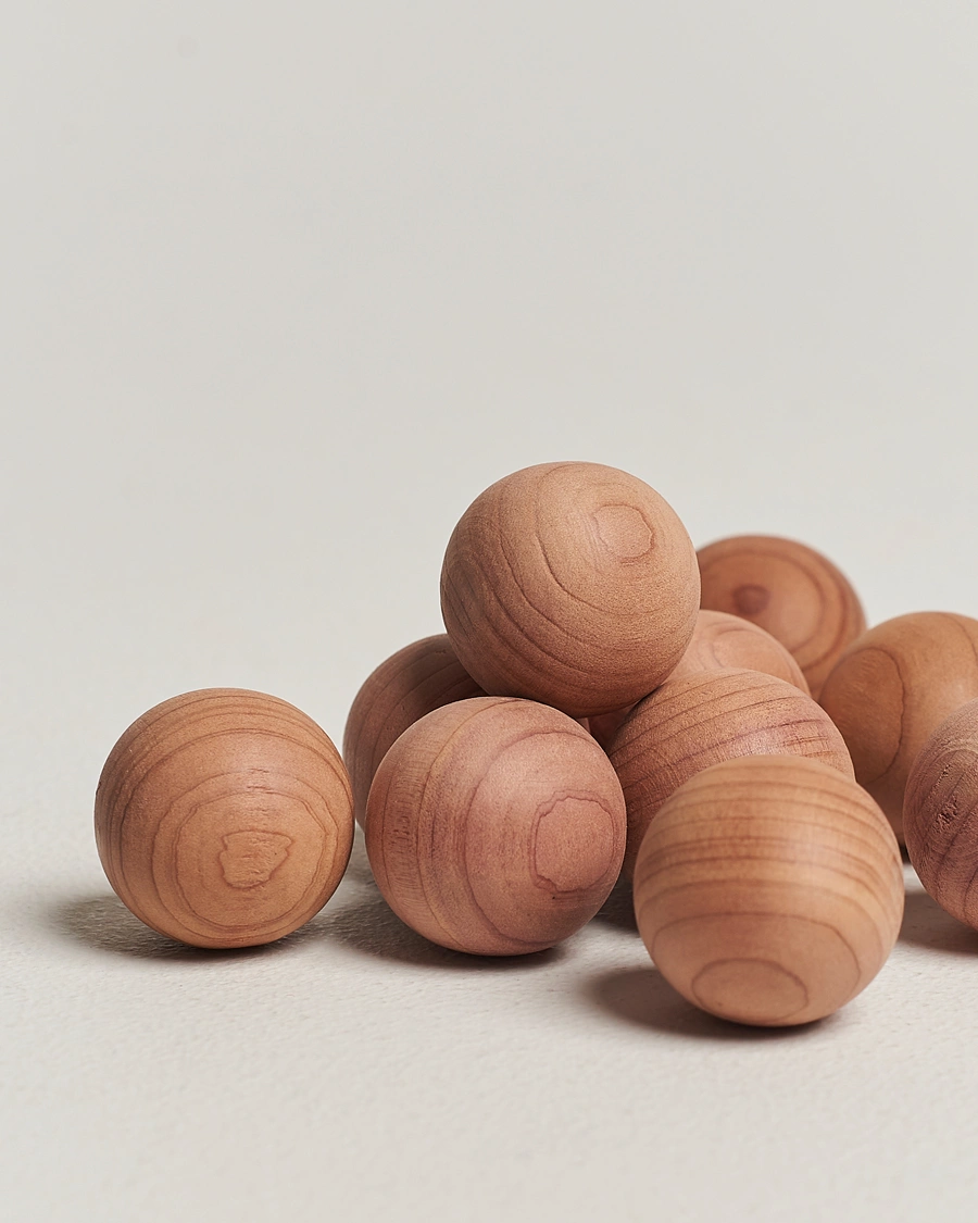 Homme | Care with Carl | Care with Carl | 10-Pack Cedar Wood Balls 