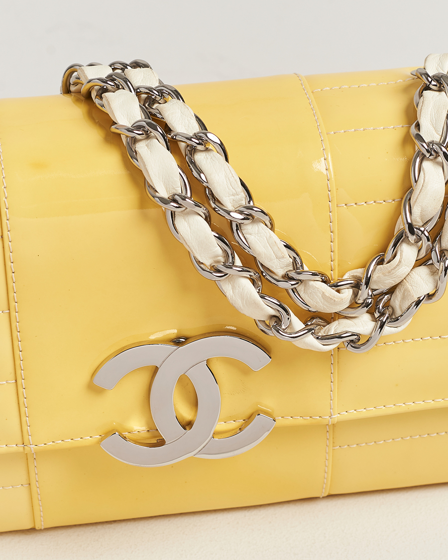 Homme | Chanel Pre-Owned Patent Flap Bag Yellow | Chanel Pre-Owned | Patent Flap Bag Yellow