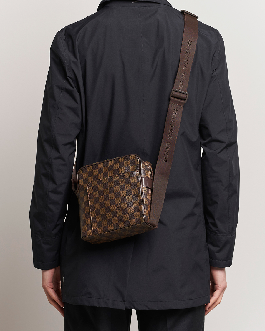 Homme | Louis Vuitton Pre-Owned Olaf Shoulder Bag Damier Ebene | Louis Vuitton Pre-Owned | Olaf Shoulder Bag Damier Ebene
