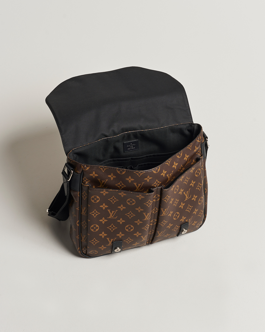 Homme | Louis Vuitton Pre-Owned Christopher Shoulder Bag Monogram | Louis Vuitton Pre-Owned | Christopher Shoulder Bag Monogram
