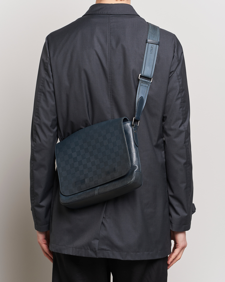 Homme | Louis Vuitton Pre-Owned | Louis Vuitton Pre-Owned | District PM Messenger Bag Damier Infini 