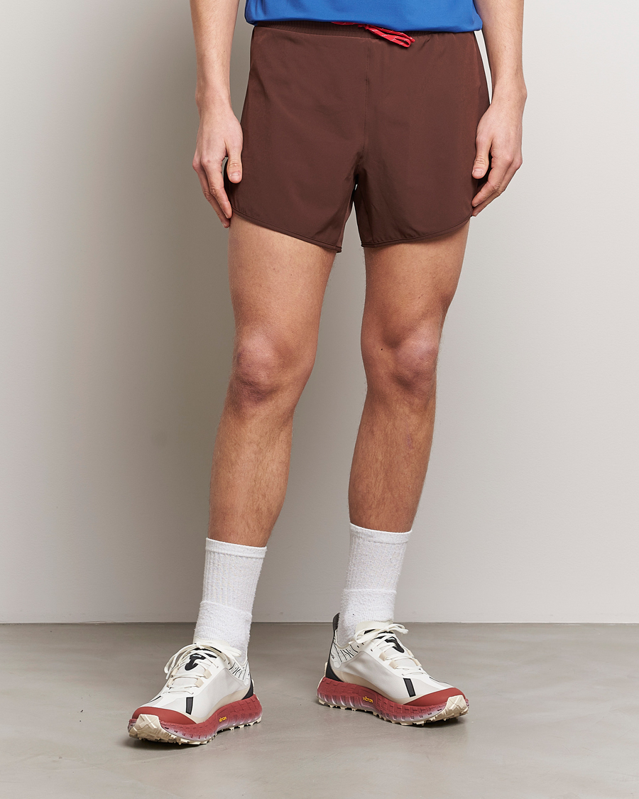 Homme | Shorts | District Vision | 5 Inch Training Shorts Cacao