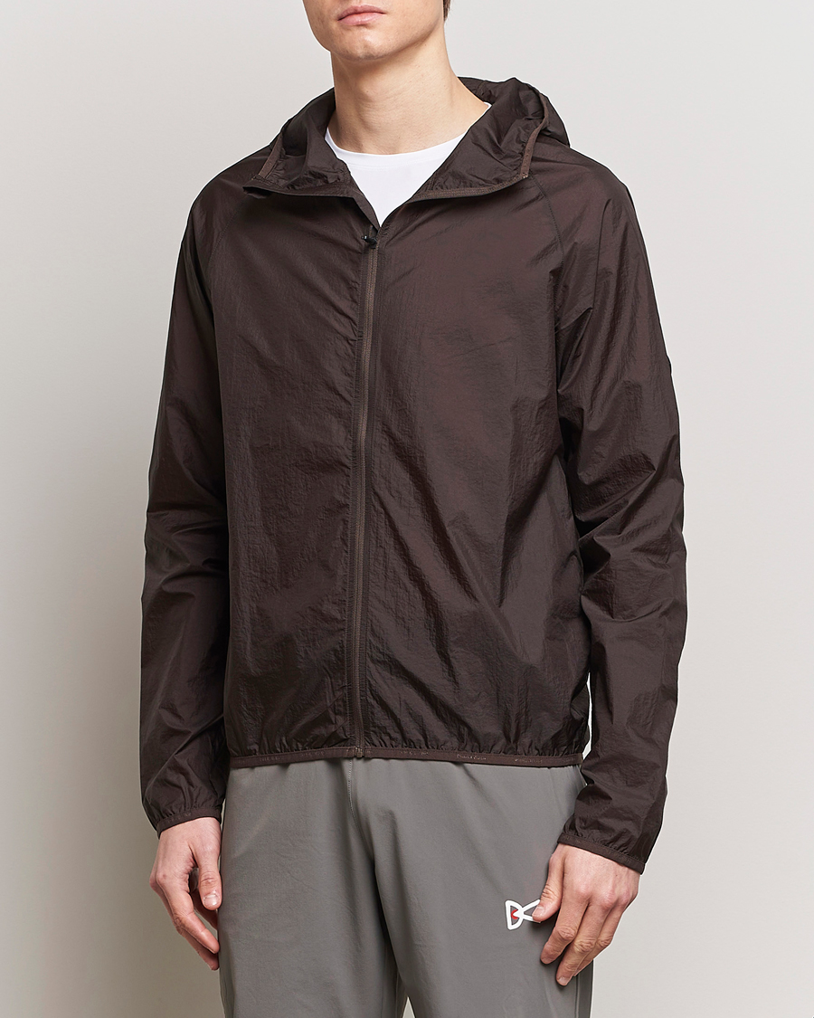 Homme | Active | District Vision | Ultralight Packable DWR Wind Jacket Cacao